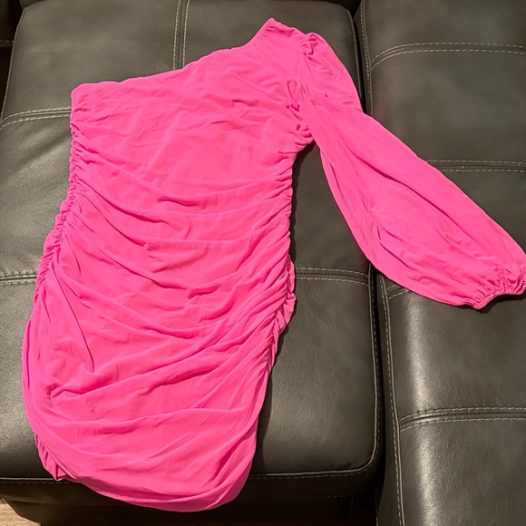 Elegant Pink One-Shoulder Dress - Picture 1 of 3